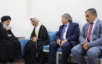 السيستاني: يجب منع التدخلات الخارجية في العراق وحصر السلاح بيد الدولة