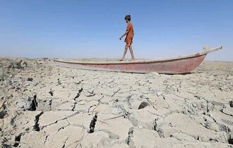 الجفاف يضرب أحد فروع نهر الفرات في العراق