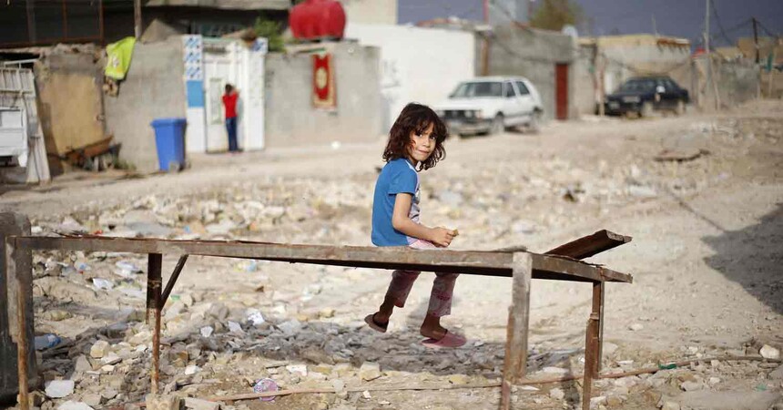 المساعدات الاجتماعية مسكّنات ظرفية للفقر المزمن في العراق