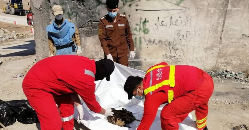الدفاع المدني تنتشل 12 جثة تعود لأيام تحرير الموصل