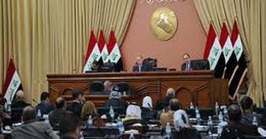 مسؤولون عراقيون يتنازلون عن رواتبهم التقاعدية خشية