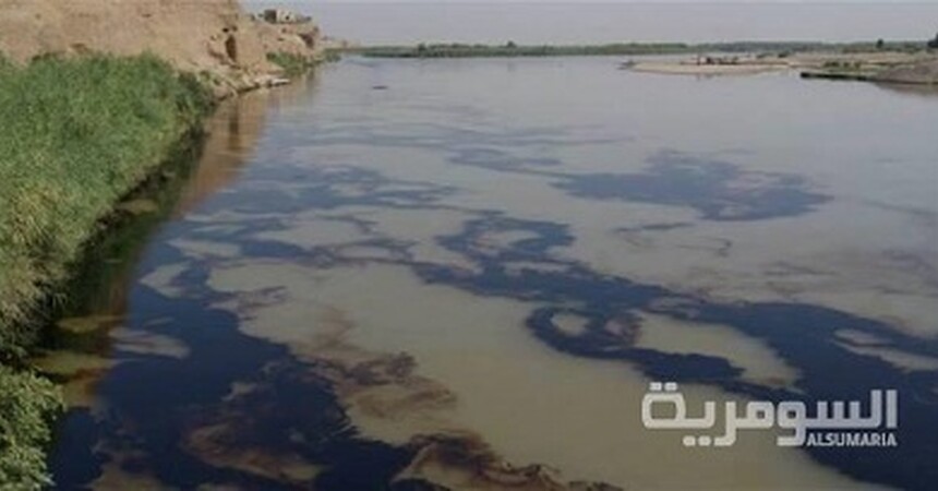 بقعة نفط في دجلة توقف أهالي صلاح الدين في طوابير أمام آبار المياه